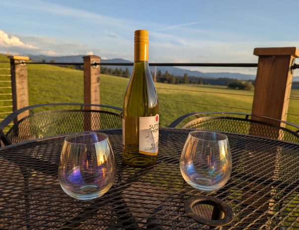 THE GOLDEN HOUR offers peaceful, long views of the area.